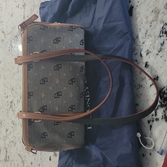 Dooney and Bourke purse - Picture 3 of 5